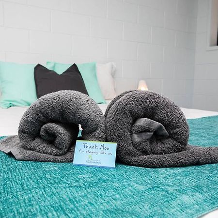 Airlie Sun & Sand Motel Accommodation #4 Airlie Beach Bagian luar foto