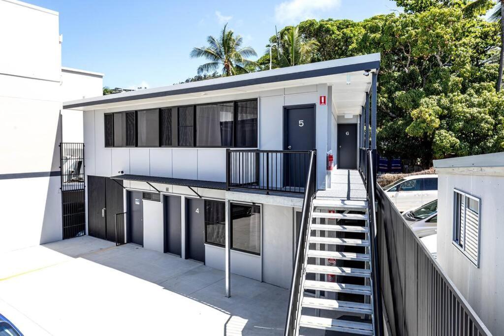 Airlie Sun & Sand Motel Accommodation #4 Airlie Beach Bagian luar foto