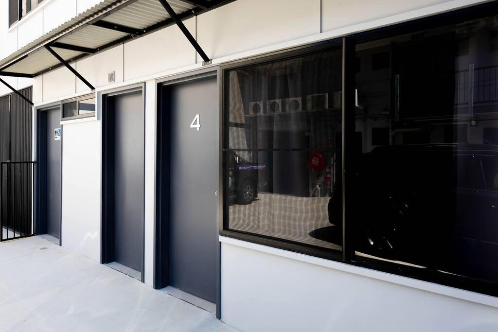Airlie Sun & Sand Motel Accommodation #4 Airlie Beach Bagian luar foto