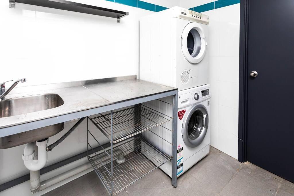 Airlie Sun & Sand Motel Accommodation #4 Airlie Beach Bagian luar foto
