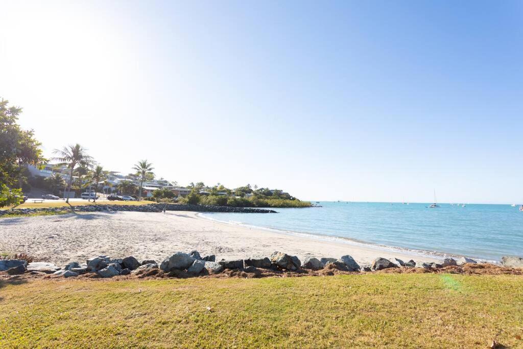 Airlie Sun & Sand Motel Accommodation #4 Airlie Beach Bagian luar foto