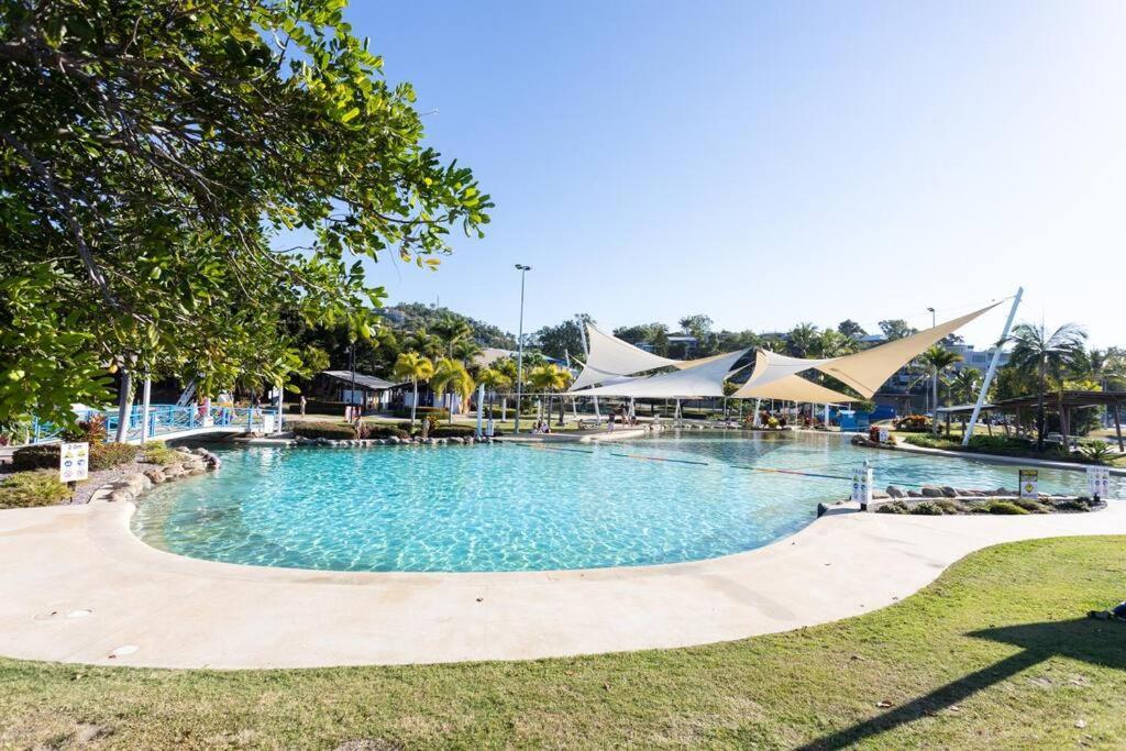 Airlie Sun & Sand Motel Accommodation #4 Airlie Beach Bagian luar foto